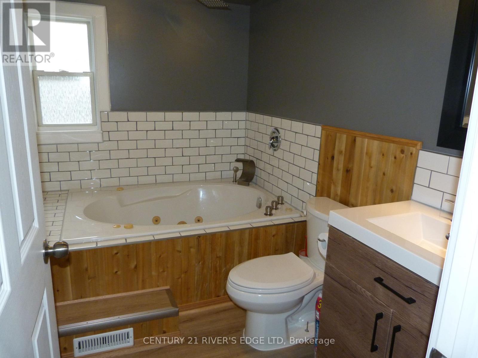 24 Brouse Drive, South Dundas, Ontario  K0E 1K0 - Photo 18 - X12558572