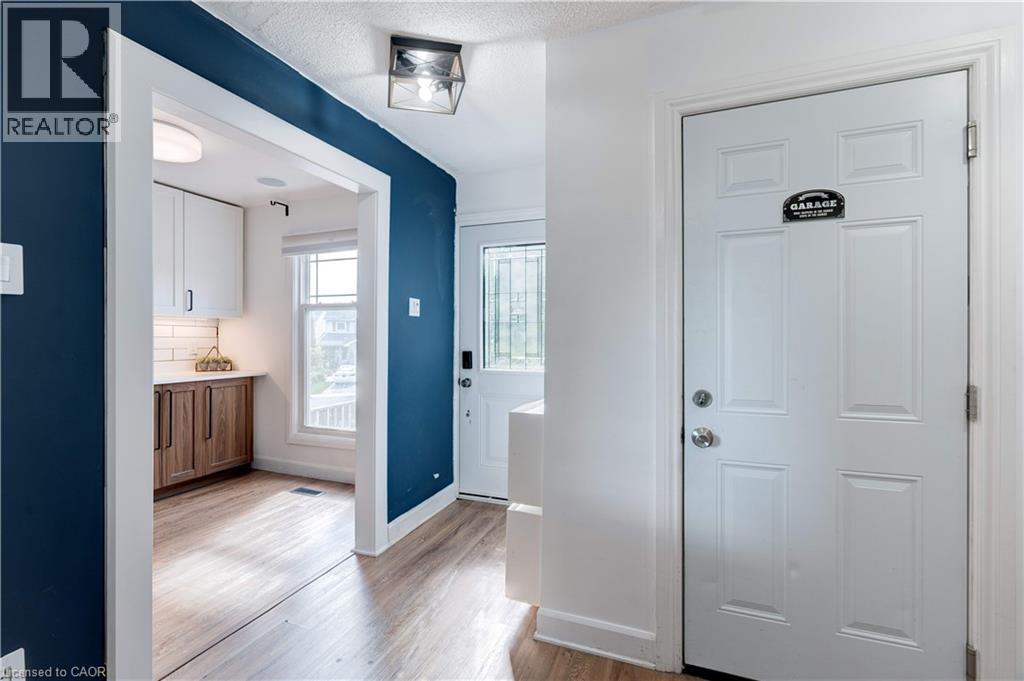 2261 Leominster Drive, Burlington, Ontario  L7P 3W8 - Photo 4 - 40786567