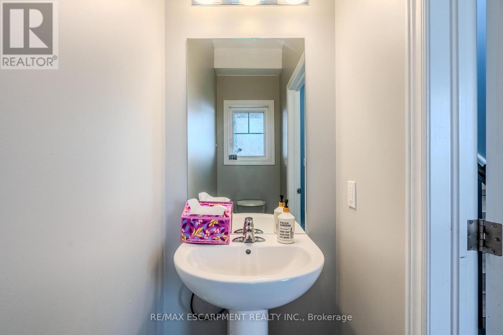 17 Severino Circle, West Lincoln, Ontario  L0R 2A0 - Photo 6 - X12558660