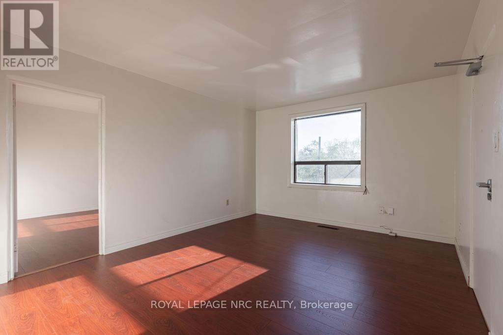 Unit 5 - 389 Elizabeth Street, Grimsby, Ontario  L3M 3K6 - Photo 4 - X12558680