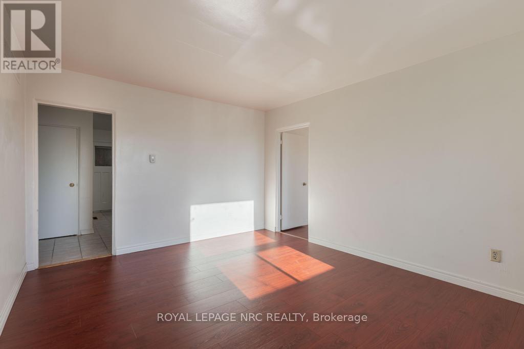 Unit 5 - 389 Elizabeth Street, Grimsby, Ontario  L3M 3K6 - Photo 5 - X12558680