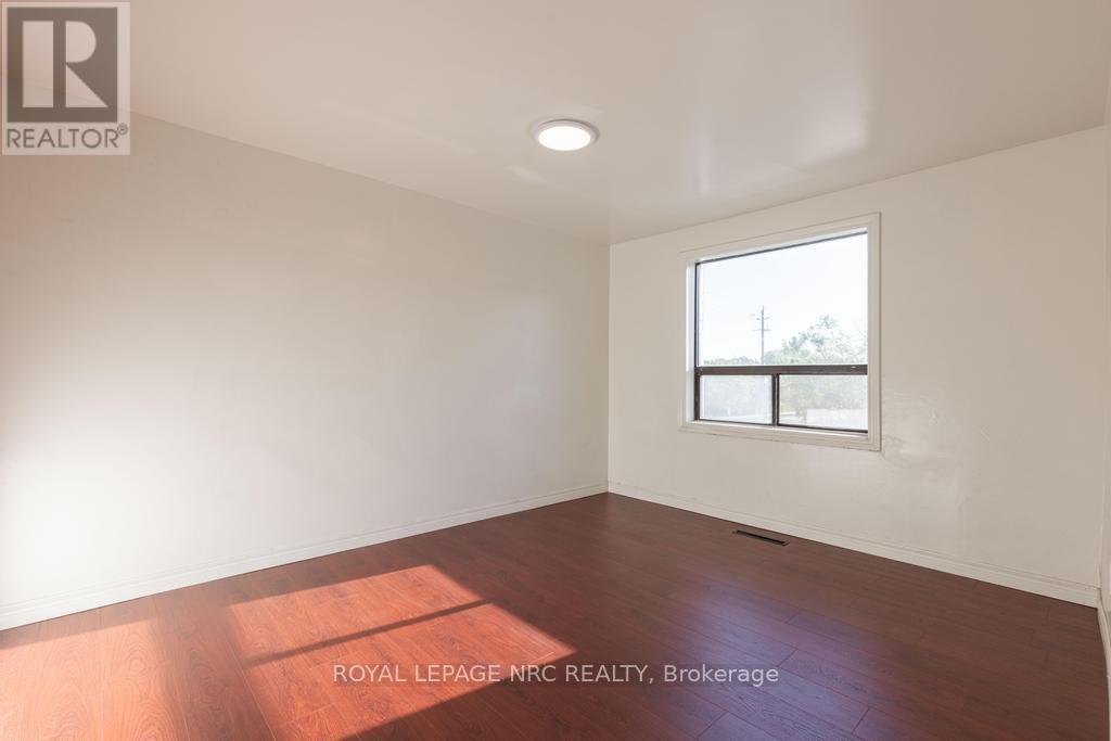 Unit 5 - 389 Elizabeth Street, Grimsby, Ontario  L3M 3K6 - Photo 6 - X12558680