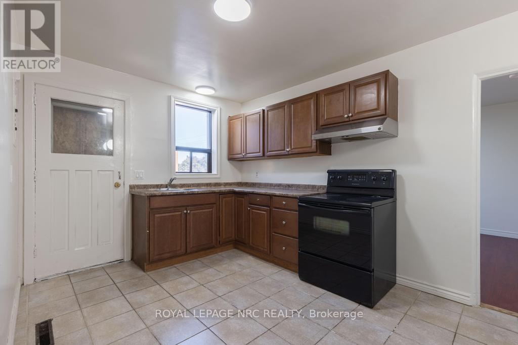 Unit 5 - 389 Elizabeth Street, Grimsby, Ontario  L3M 3K6 - Photo 7 - X12558680