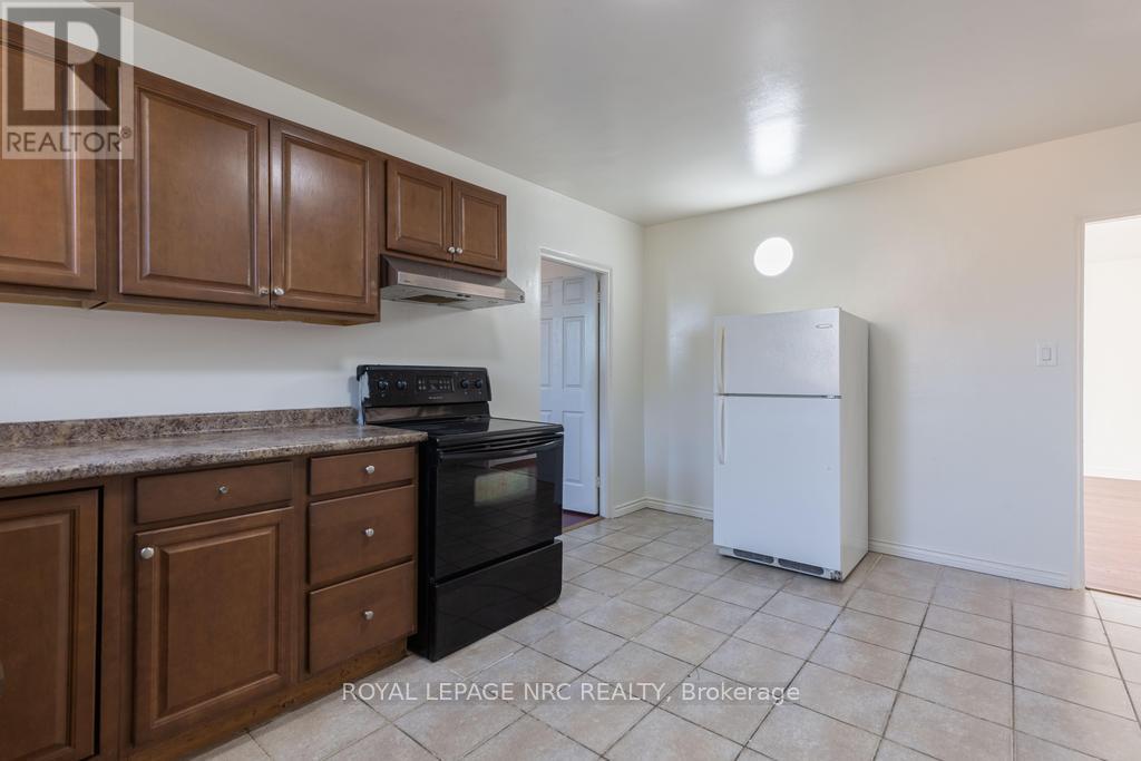 Unit 5 - 389 Elizabeth Street, Grimsby, Ontario  L3M 3K6 - Photo 8 - X12558680