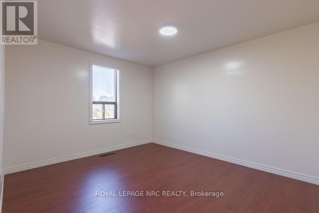 Unit 5 - 389 Elizabeth Street, Grimsby, Ontario  L3M 3K6 - Photo 9 - X12558680