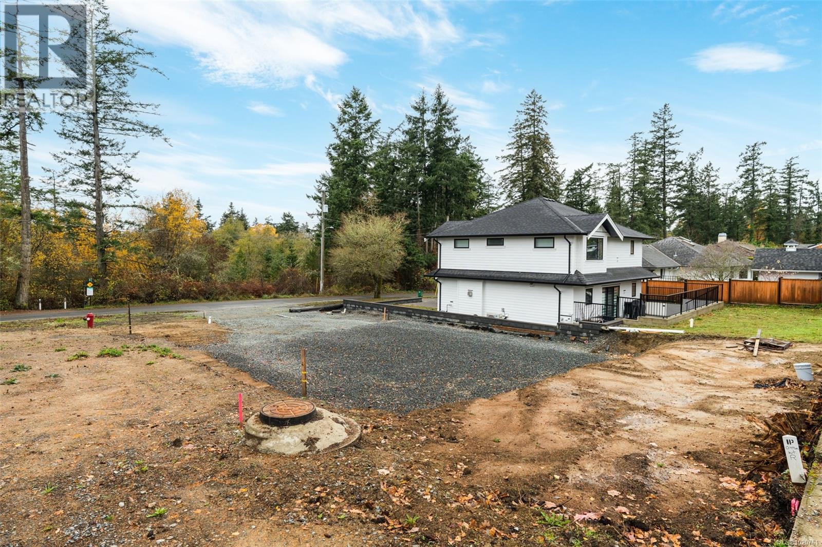 768 Lindsay St, Saanich, British Columbia