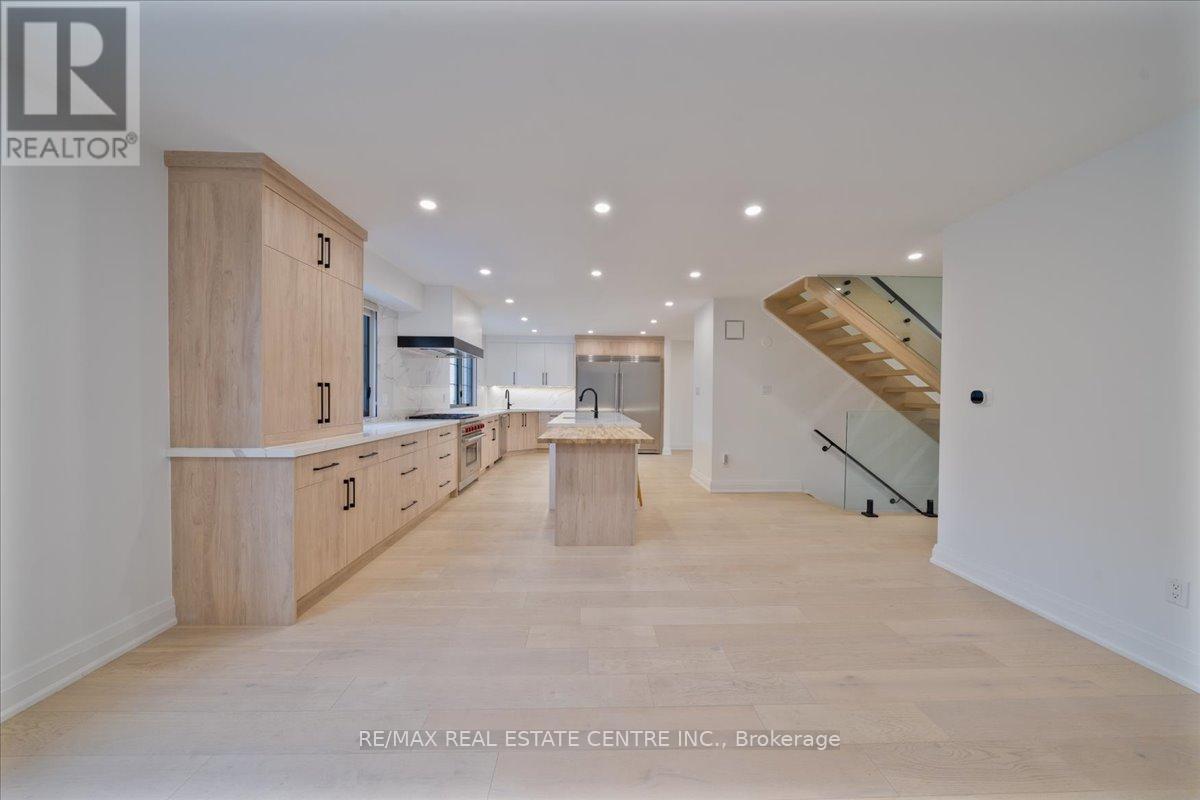 32 Elena Court, Hamilton, Ontario  L9C 7P7 - Photo 10 - X12558730