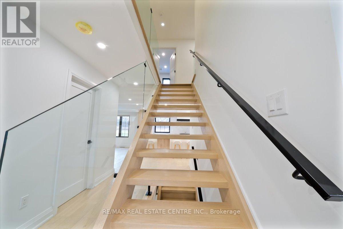 32 Elena Court, Hamilton, Ontario  L9C 7P7 - Photo 15 - X12558730