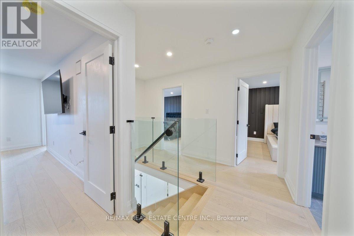 32 Elena Court, Hamilton, Ontario  L9C 7P7 - Photo 16 - X12558730