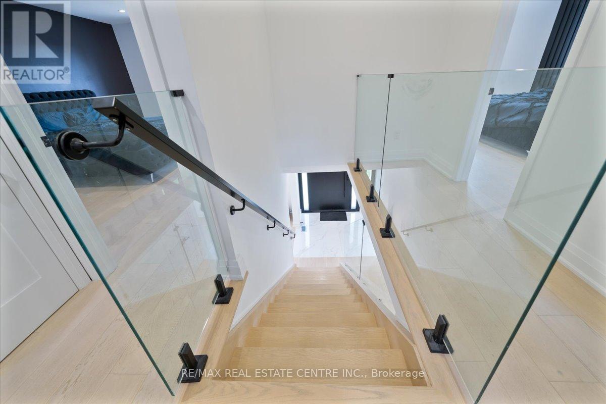 32 Elena Court, Hamilton, Ontario  L9C 7P7 - Photo 19 - X12558730