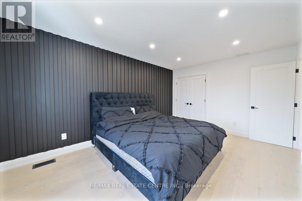 32 Elena Court, Hamilton, Ontario  L9C 7P7 - Photo 22 - X12558730