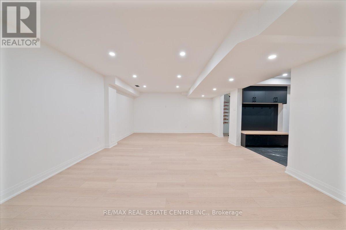 32 Elena Court, Hamilton, Ontario  L9C 7P7 - Photo 30 - X12558730