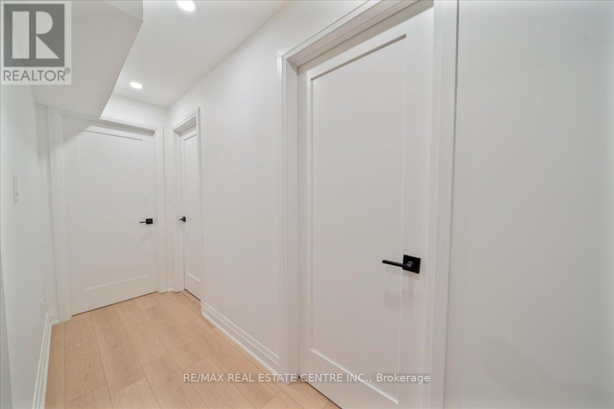 32 Elena Court, Hamilton, Ontario  L9C 7P7 - Photo 33 - X12558730