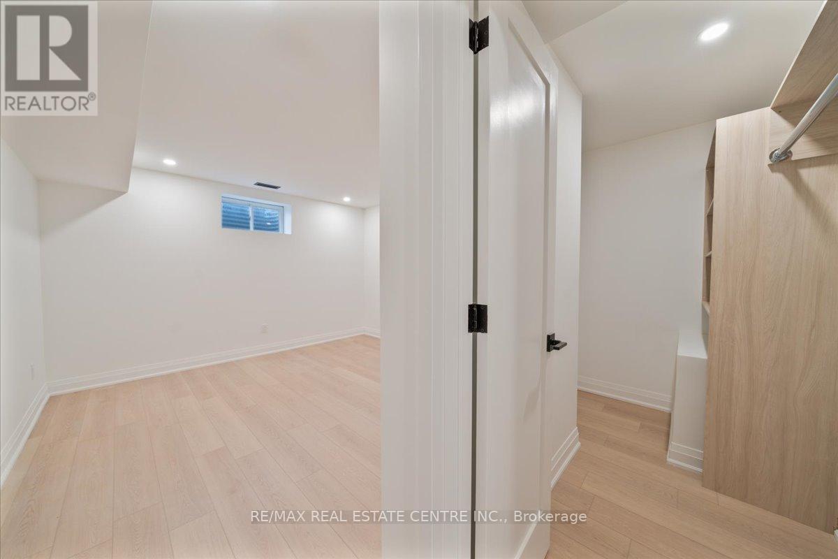 32 Elena Court, Hamilton, Ontario  L9C 7P7 - Photo 35 - X12558730