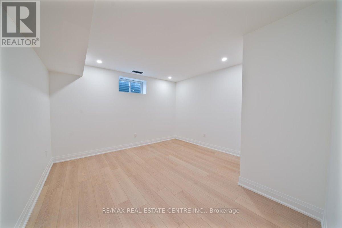 32 Elena Court, Hamilton, Ontario  L9C 7P7 - Photo 36 - X12558730