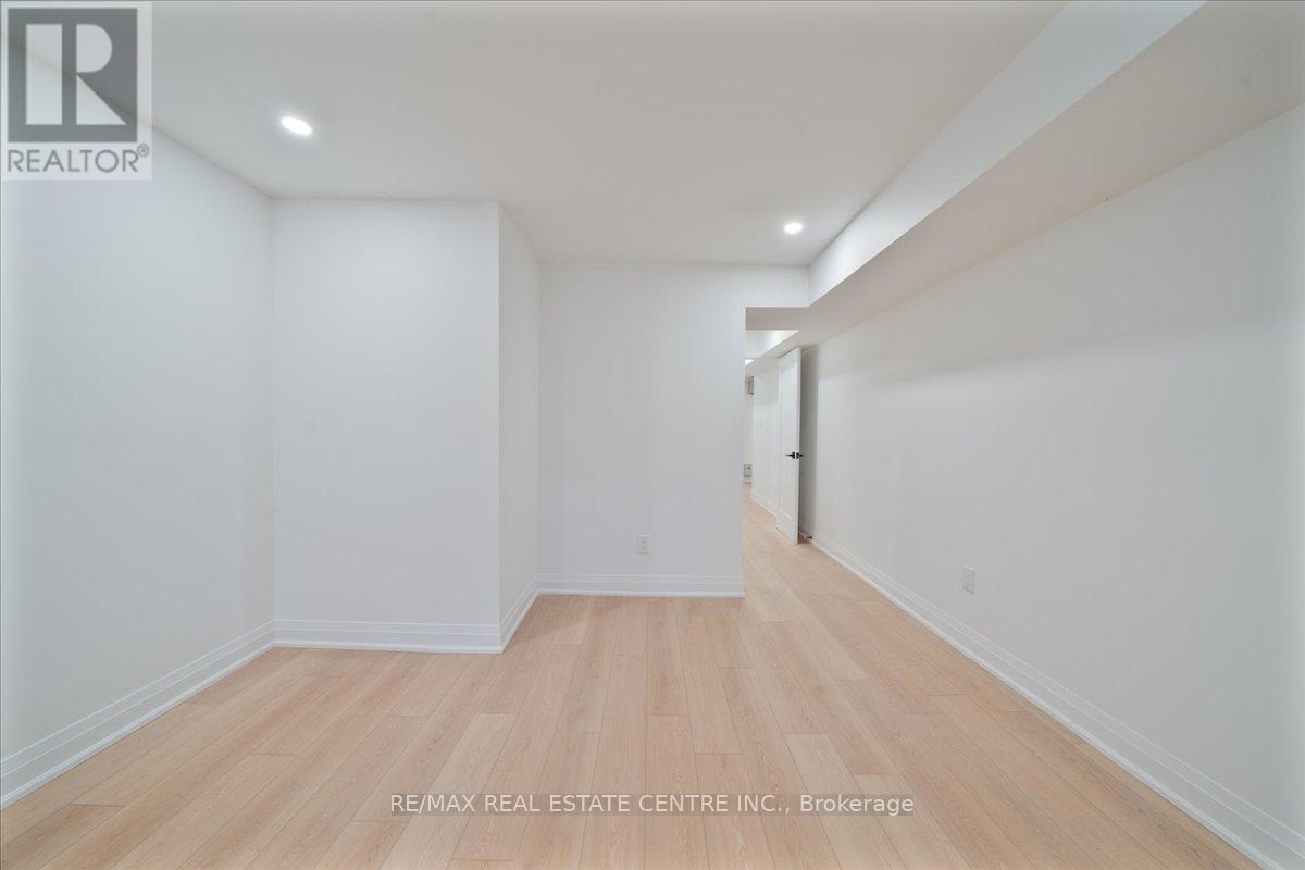 32 Elena Court, Hamilton, Ontario  L9C 7P7 - Photo 37 - X12558730