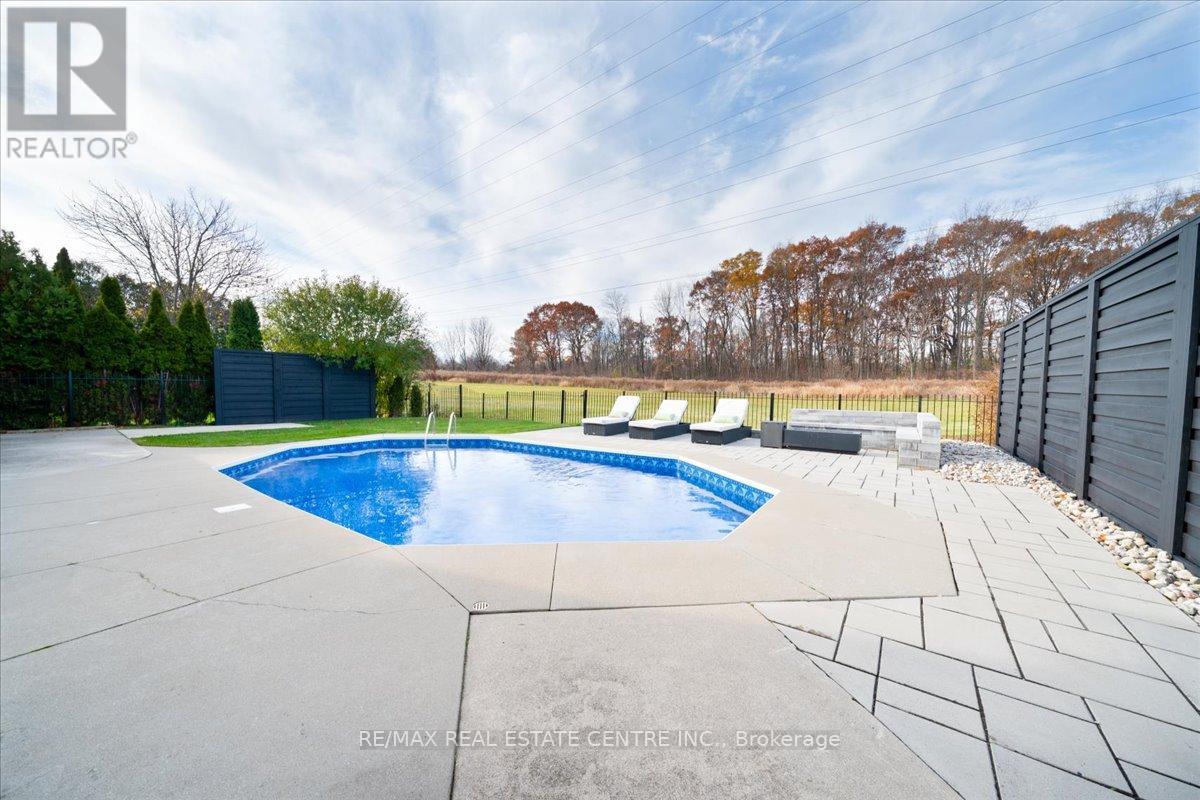 32 Elena Court, Hamilton, Ontario  L9C 7P7 - Photo 41 - X12558730