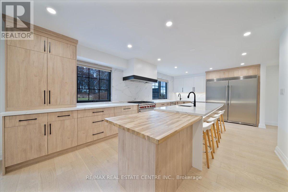 32 Elena Court, Hamilton, Ontario  L9C 7P7 - Photo 7 - X12558730