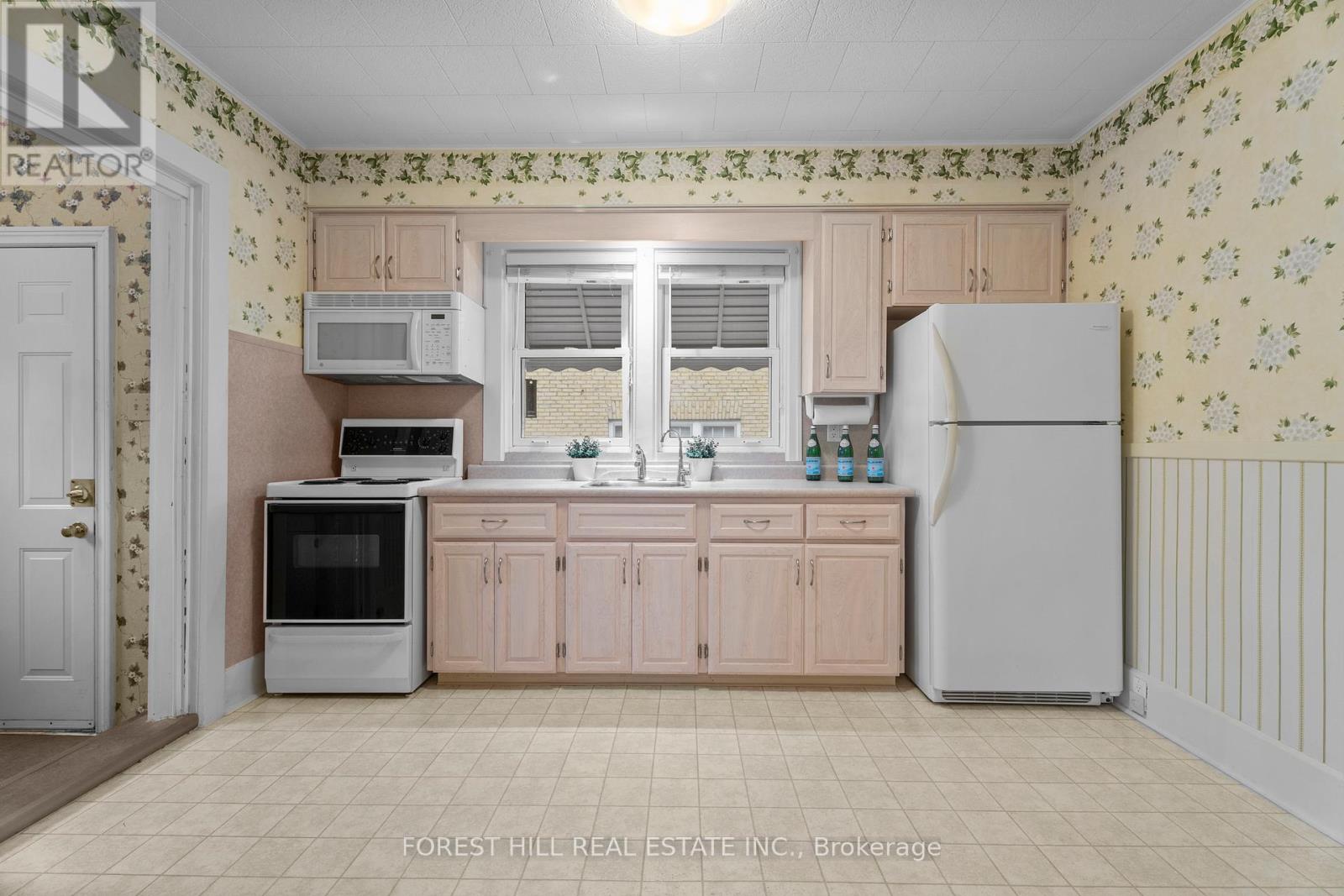 188 Wentworth Avenue, Kitchener, Ontario  N2M 3S4 - Photo 14 - X12558764