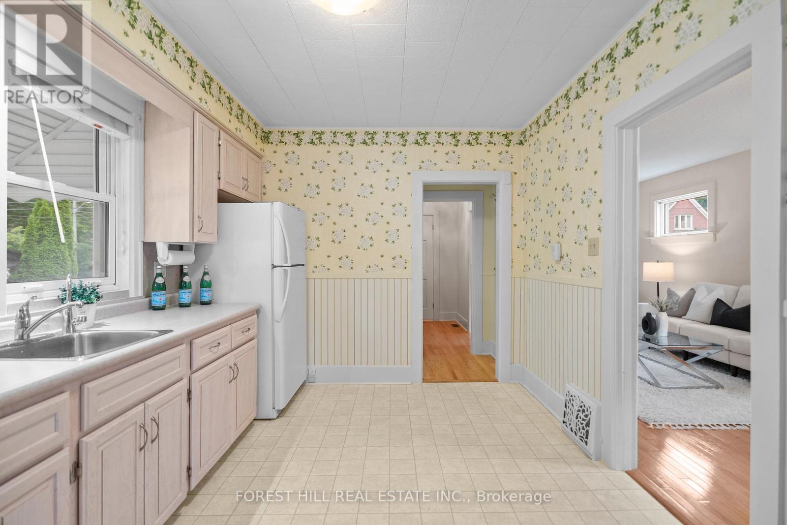 188 Wentworth Avenue, Kitchener, Ontario  N2M 3S4 - Photo 16 - X12558764