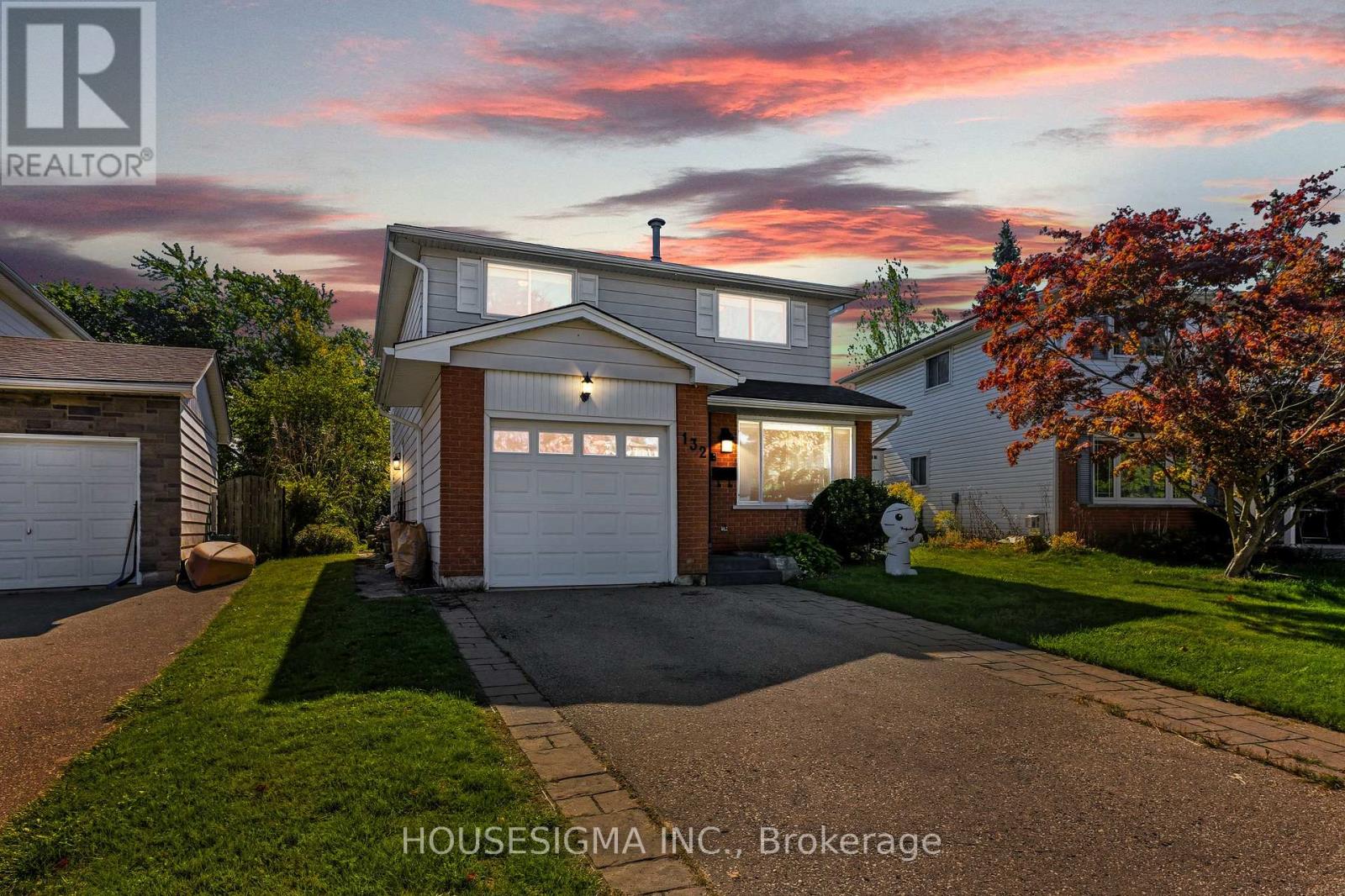 132 FOREST GLEN CRESCENT, Kitchener, Ontario