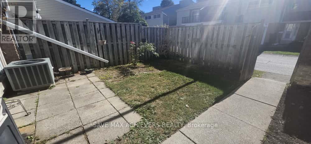 10 - 590 Millbank Drive, London South, Ontario  N6E 2H2 - Photo 4 - X12558848