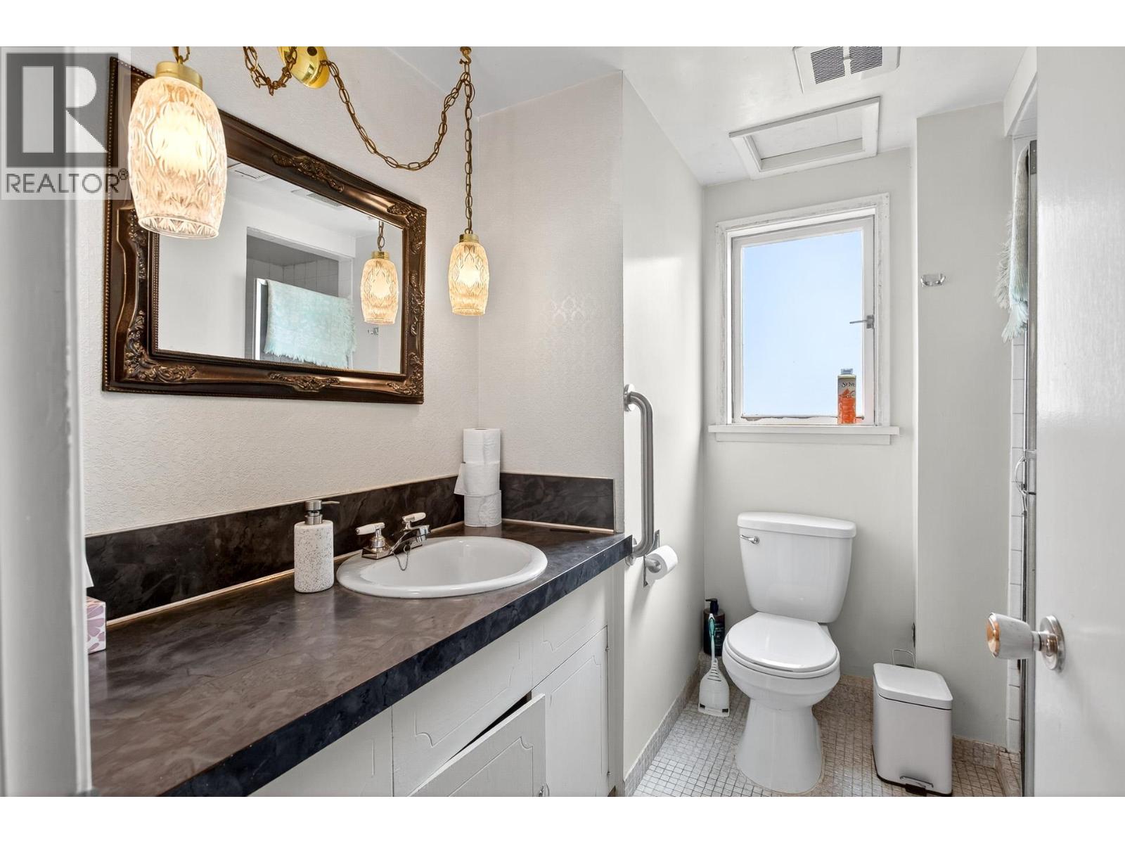 6995 Mcbride Street, Burnaby, British Columbia  V5E 1R1 - Photo 12 - R3063673