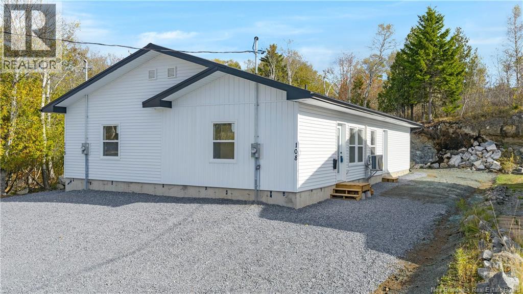 108 Thornbrough Street, Saint John, New Brunswick  E2K 3P6 - Photo 2 - NB130362