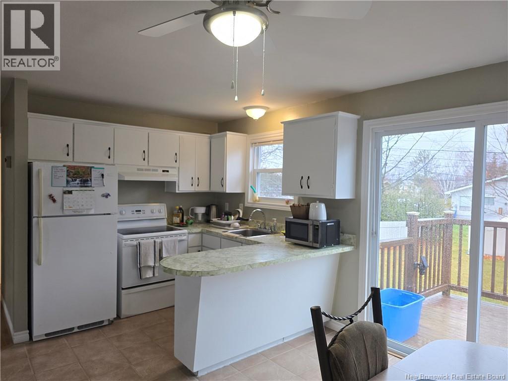 242 Foulem, Beresford, New Brunswick  E8K 1N3 - Photo 11 - NB130263