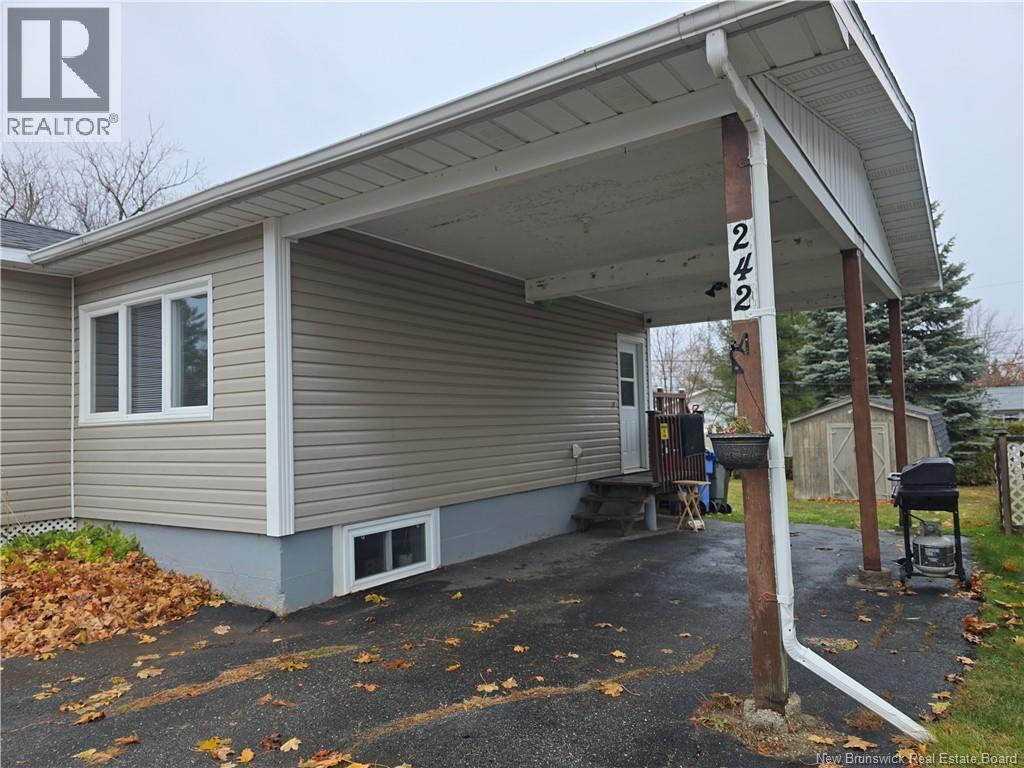 242 Foulem, Beresford, New Brunswick  E8K 1N3 - Photo 3 - NB130263