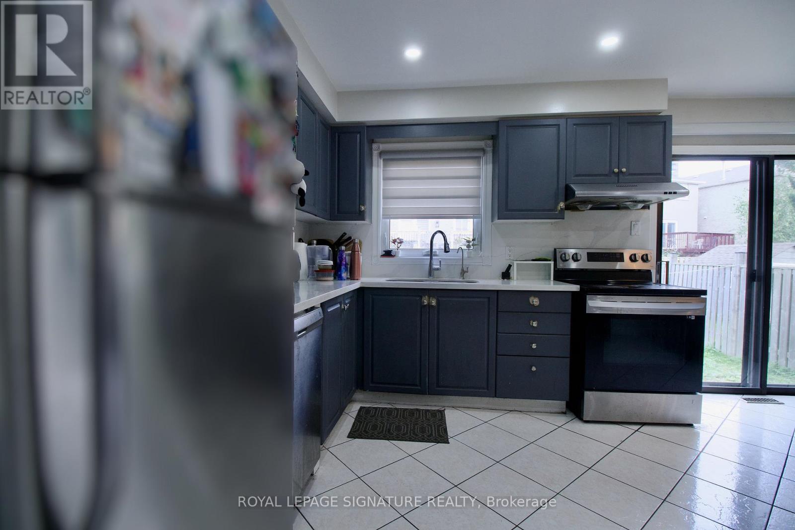 5125 Salishan Circle, Mississauga, Ontario  L5R 3E8 - Photo 24 - W12531104