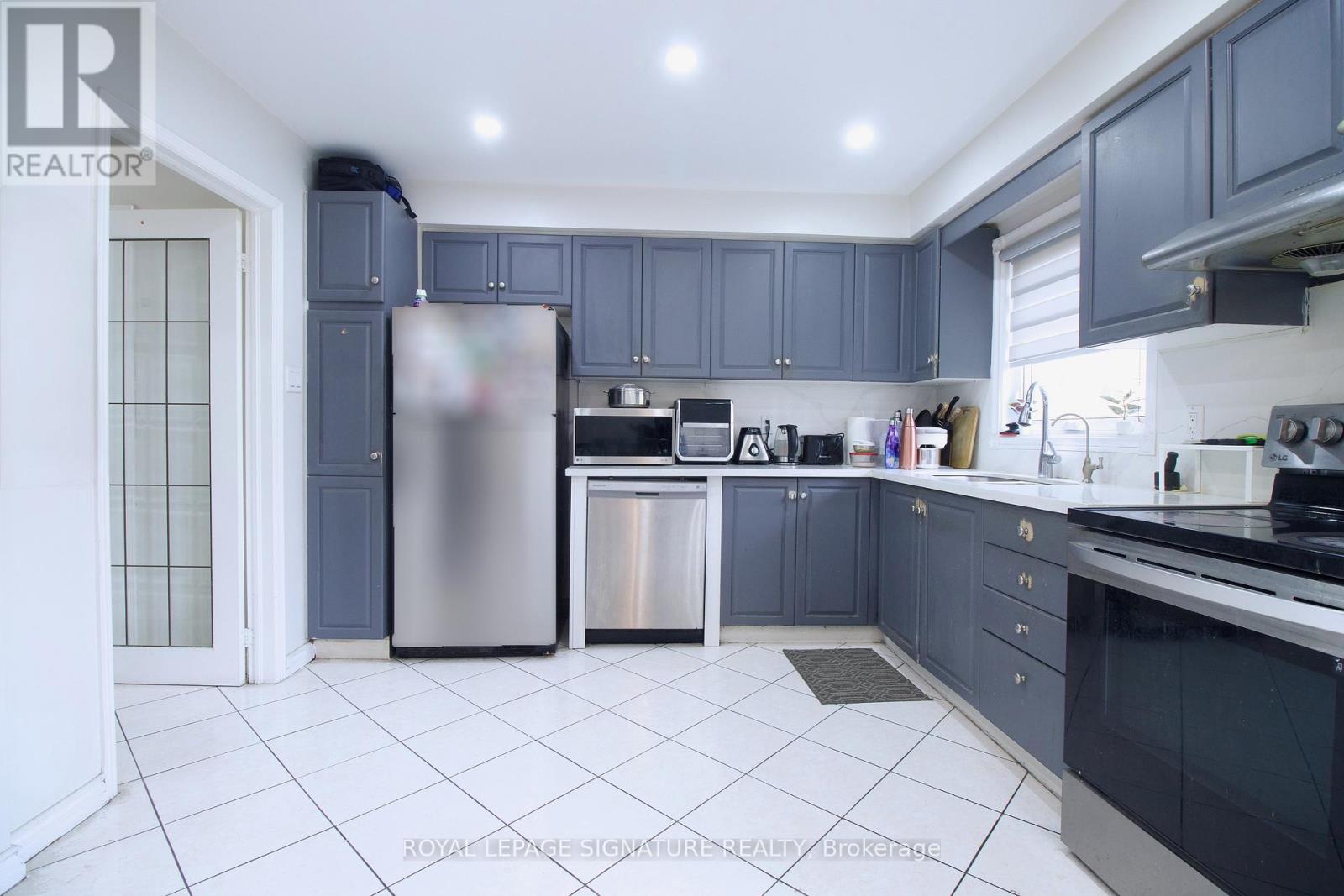 5125 Salishan Circle, Mississauga, Ontario  L5R 3E8 - Photo 21 - W12531104