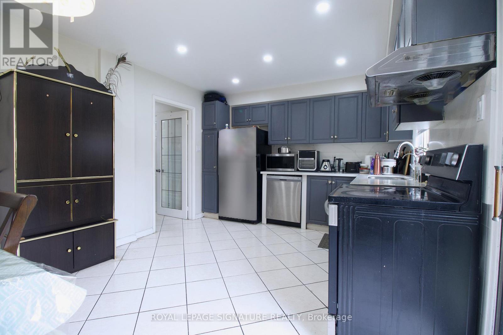 5125 Salishan Circle, Mississauga, Ontario  L5R 3E8 - Photo 22 - W12531104