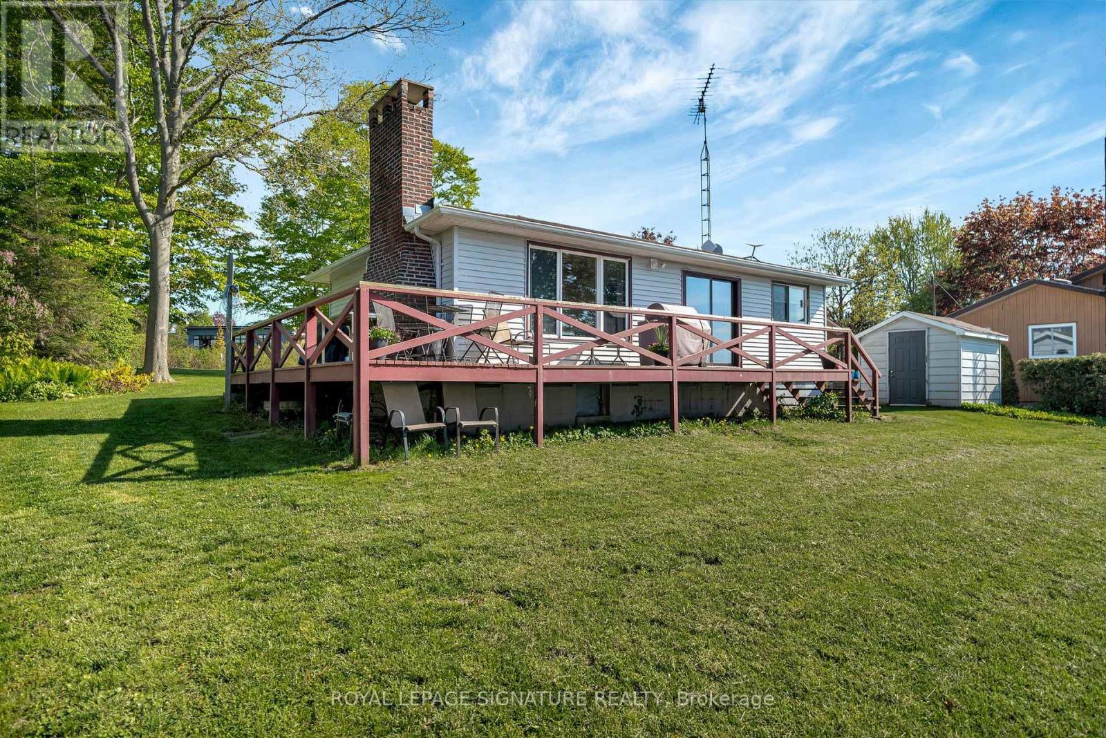 318 Island Road, Prince Edward County, Ontario  K0K 2T0 - Photo 14 - X12449378