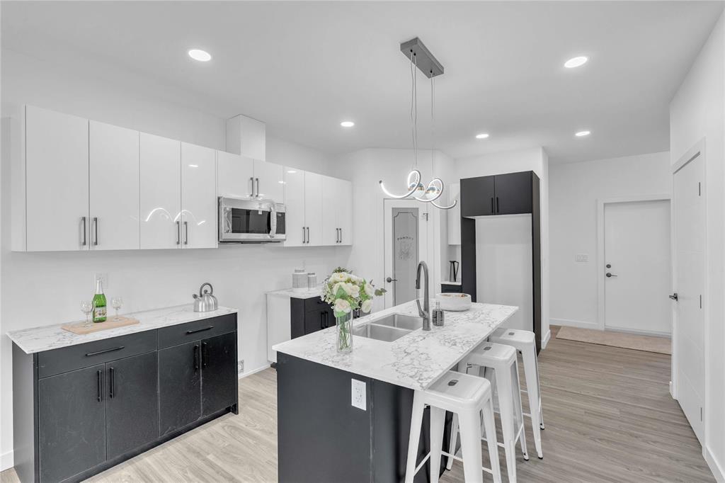 337 Numeracy Lane, Winnipeg, Manitoba  R2P 3A6 - Photo 3 - 202528692