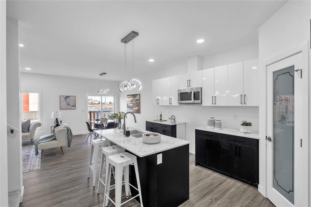 337 Numeracy Lane, Winnipeg, Manitoba  R2P 3A6 - Photo 4 - 202528692