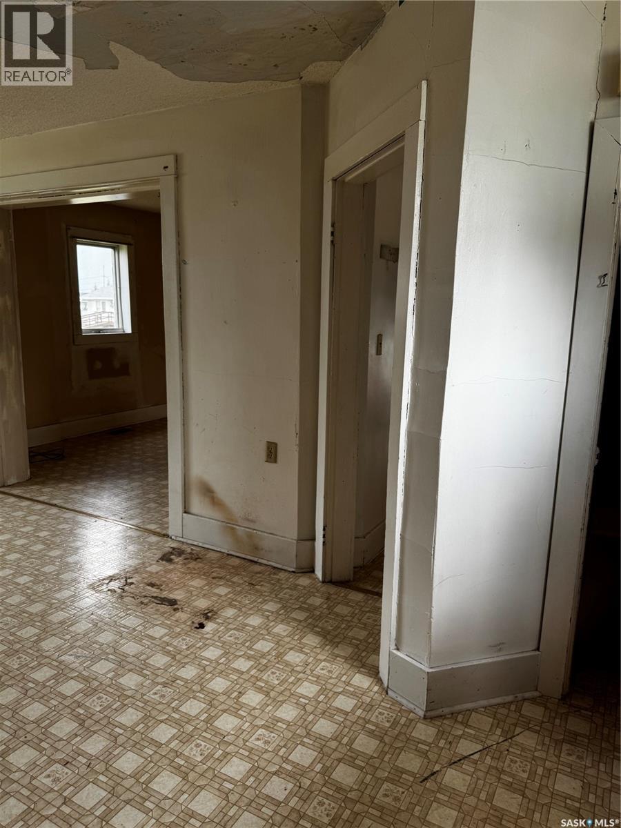 210 2nd Avenue W, Nokomis, Saskatchewan  S0G 3R0 - Photo 3 - SK024339