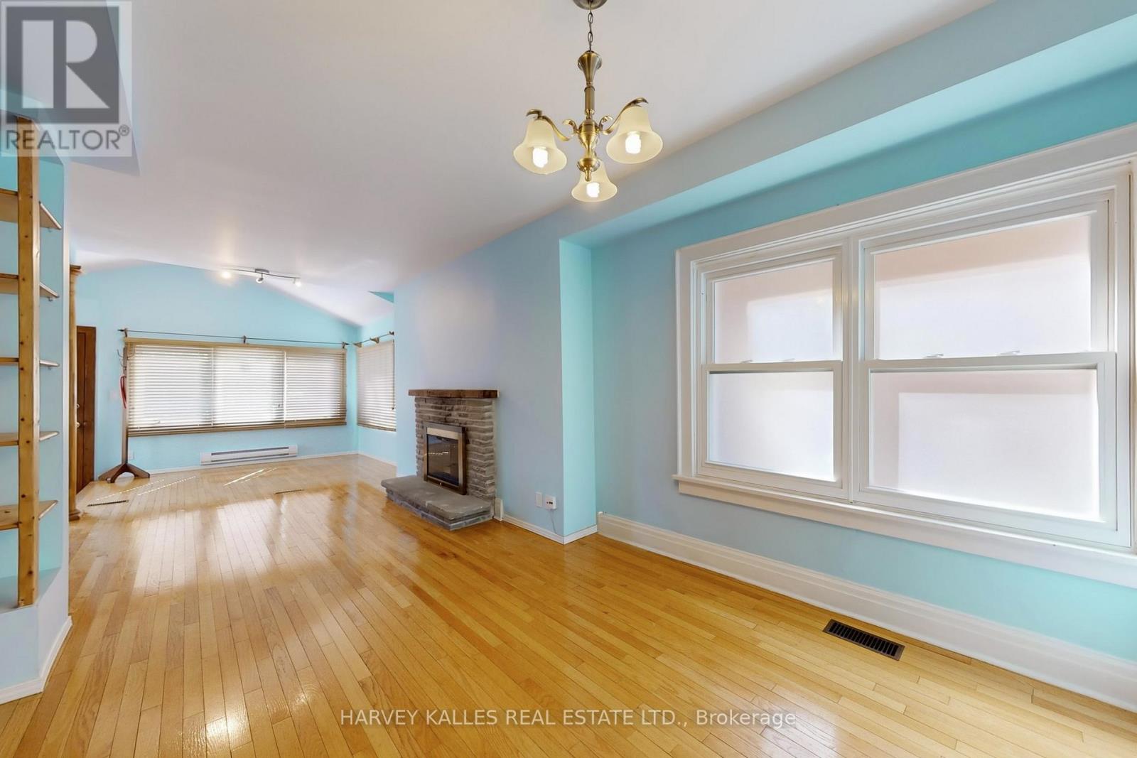 114 Bowood Avenue, Toronto, Ontario  M4N 1Y5 - Photo 5 - C12558948