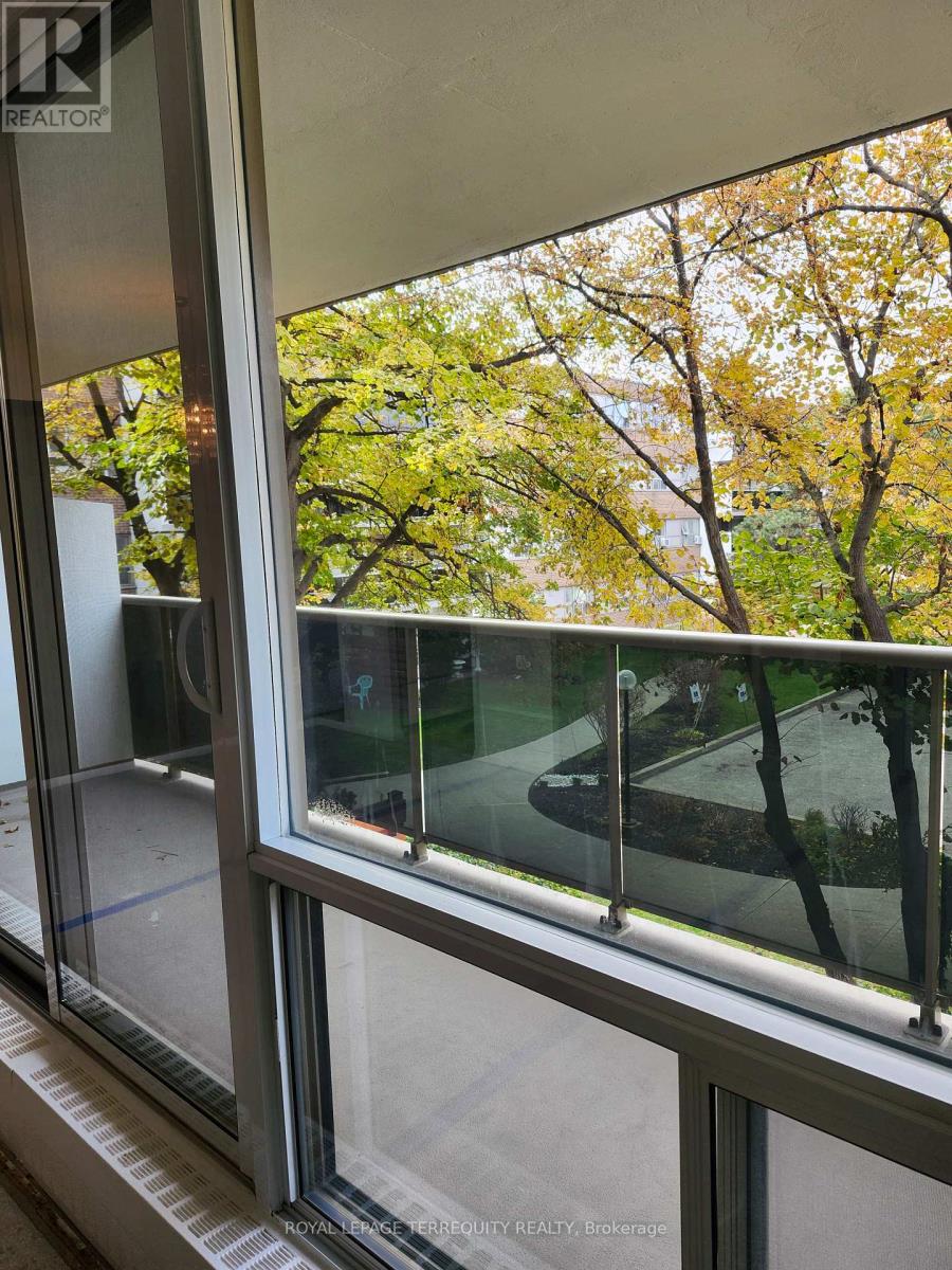 202 - 30 Sunrise Avenue, Toronto, Ontario  M4A 2R3 - Photo 12 - C12559002