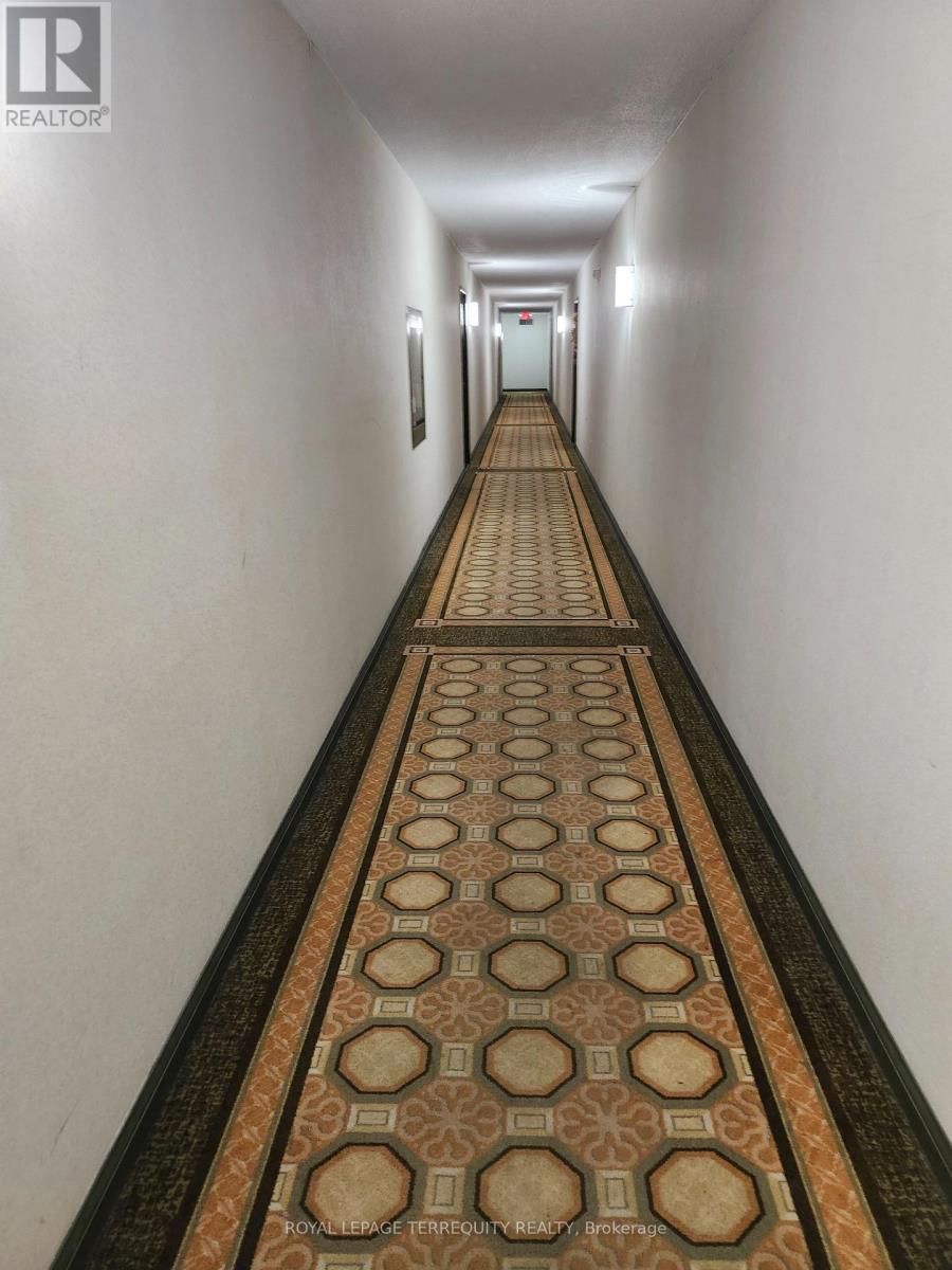 202 - 30 Sunrise Avenue, Toronto, Ontario  M4A 2R3 - Photo 5 - C12559002