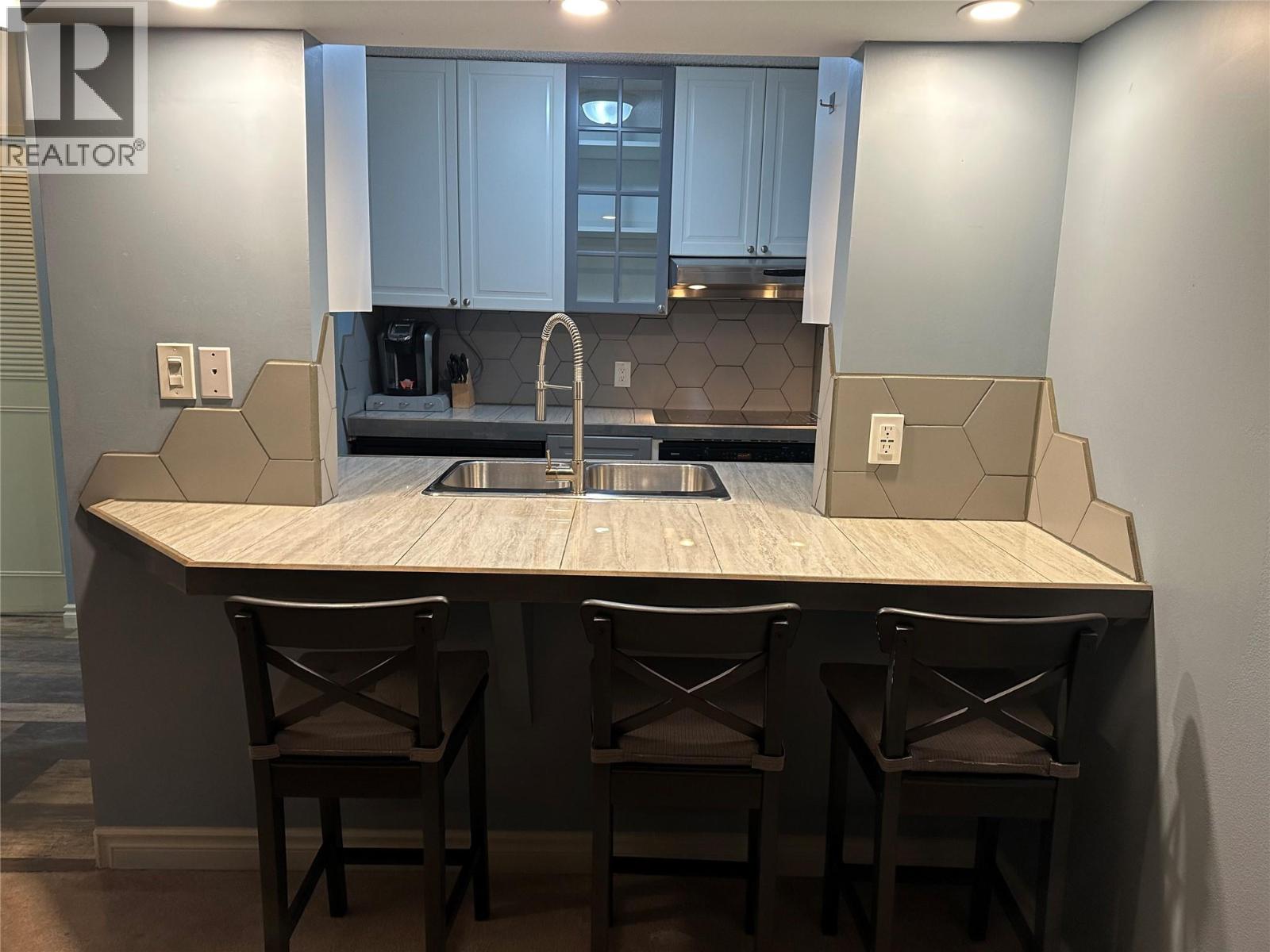 1804 Alpine Drive Unit# 303, Elkford, British Columbia  V0B 1H0 - Photo 13 - 10369526