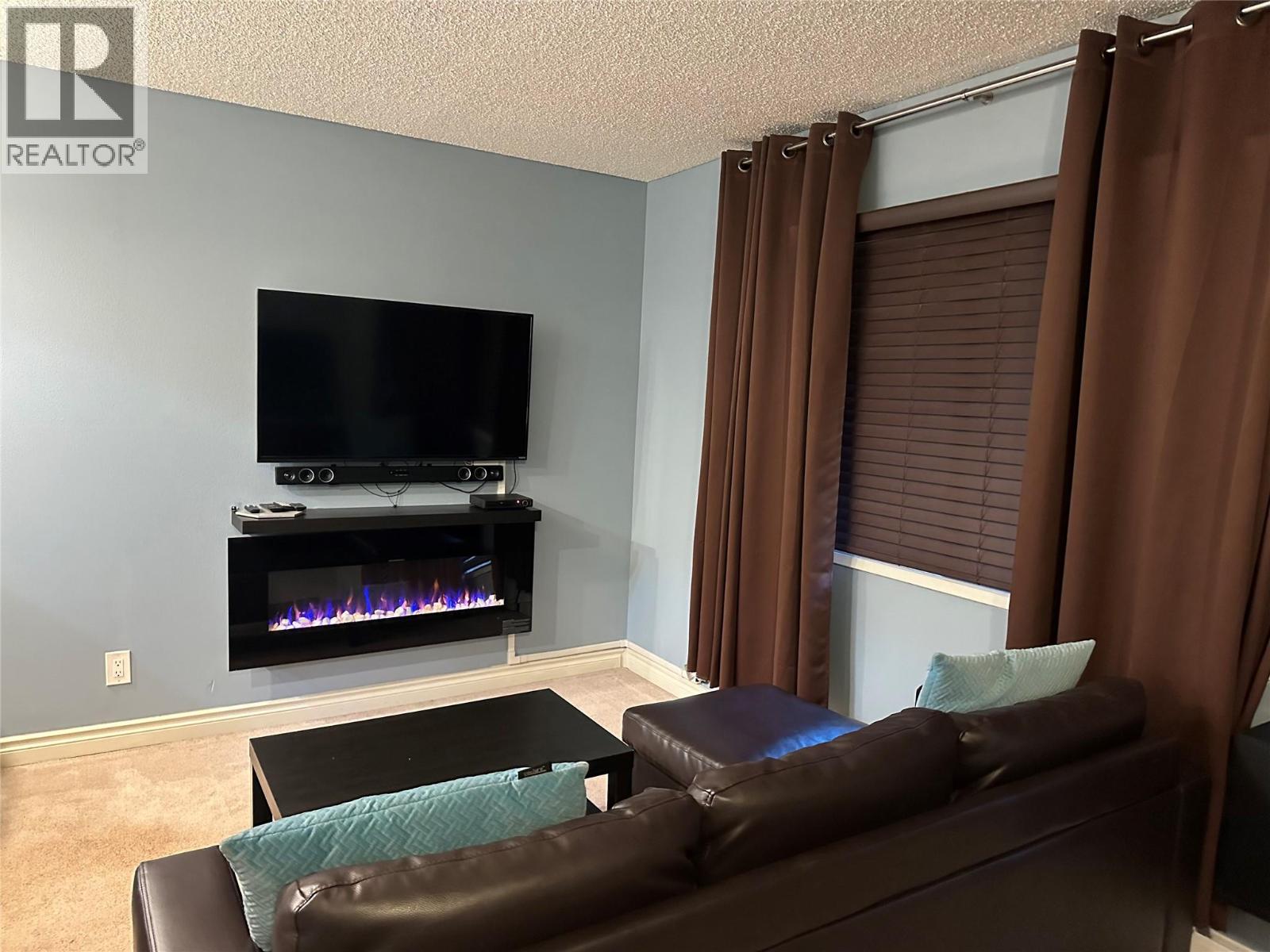 1804 Alpine Drive Unit# 303, Elkford, British Columbia  V0B 1H0 - Photo 3 - 10369526