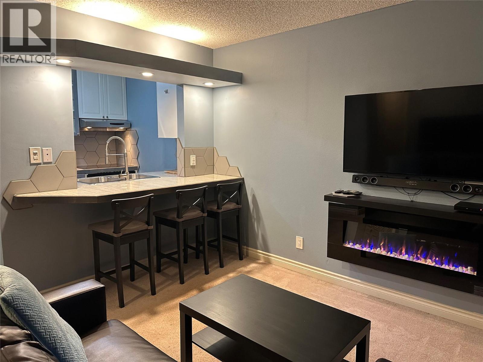 1804 Alpine Drive Unit# 303, Elkford, British Columbia  V0B 1H0 - Photo 4 - 10369526