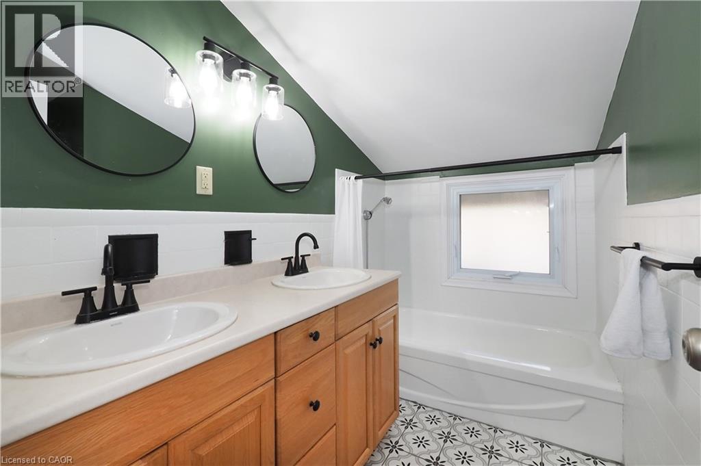 132 Montcalm Drive, Kitchener, Ontario  N2B 2R5 - Photo 29 - 40789321