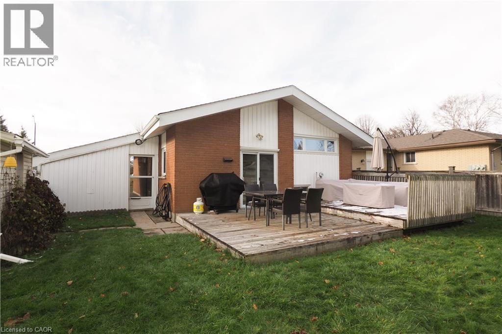 132 Montcalm Drive, Kitchener, Ontario  N2B 2R5 - Photo 42 - 40789321