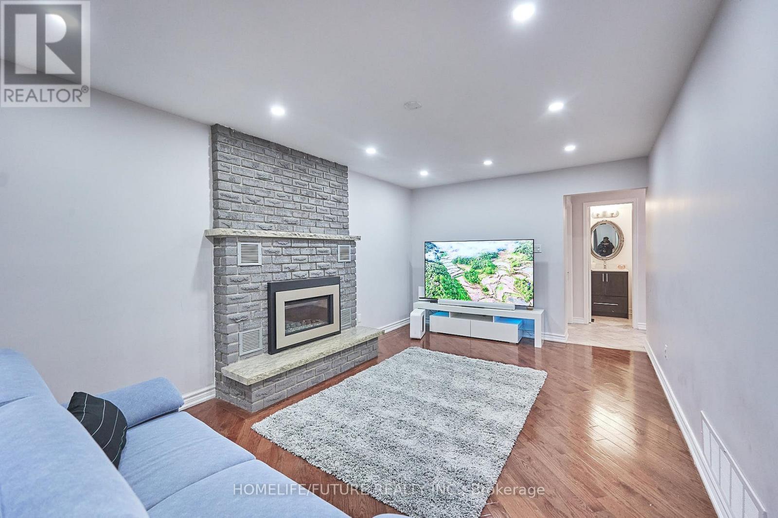 86 Robinson Crescent, Whitby, Ontario  L1N 6W5 - Photo 14 - E12558926