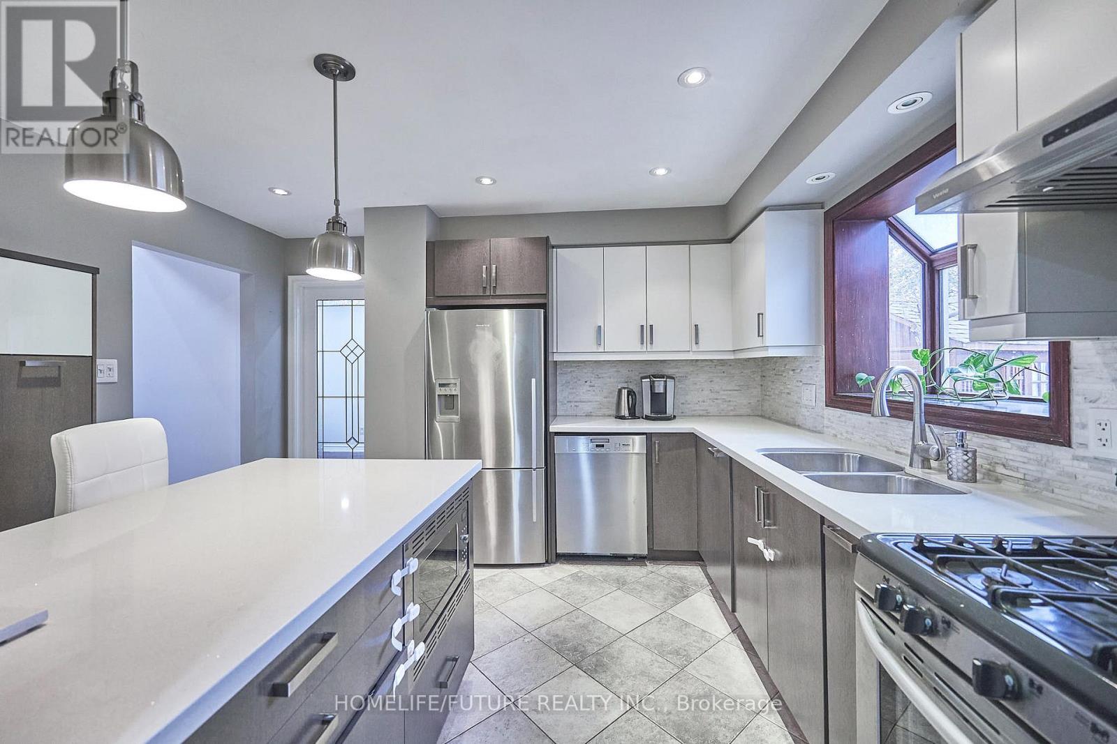 86 Robinson Crescent, Whitby, Ontario  L1N 6W5 - Photo 17 - E12558926