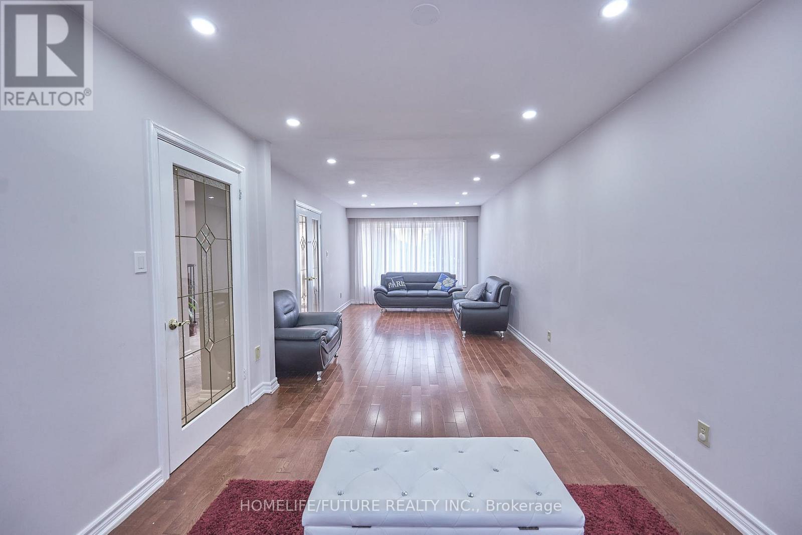 86 Robinson Crescent, Whitby, Ontario  L1N 6W5 - Photo 6 - E12558926