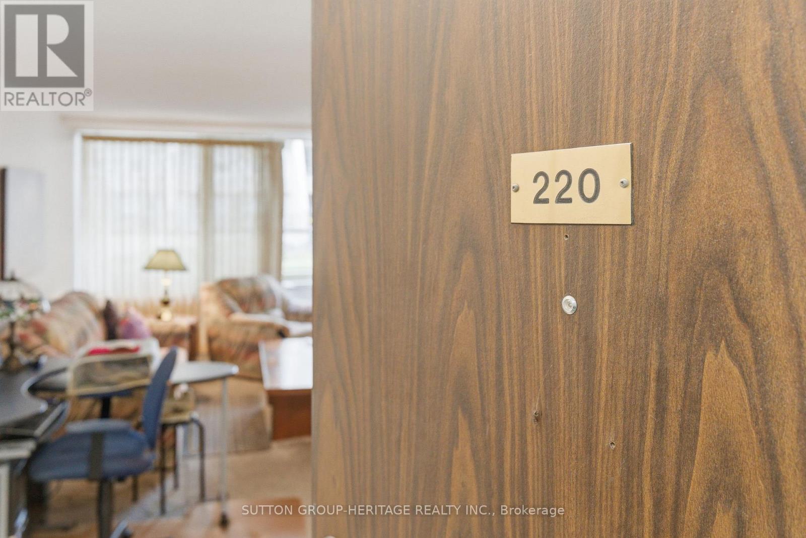 220 - 50 Richmond Street E, Oshawa, Ontario  L1G 7C7 - Photo 2 - E12558960