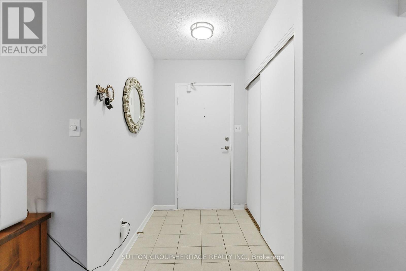 220 - 50 Richmond Street E, Oshawa, Ontario  L1G 7C7 - Photo 3 - E12558960